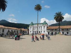 Ortschaft vor Salz Kirche